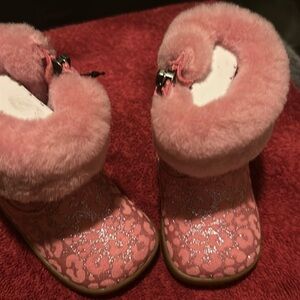Infant new Ugg boots with fur